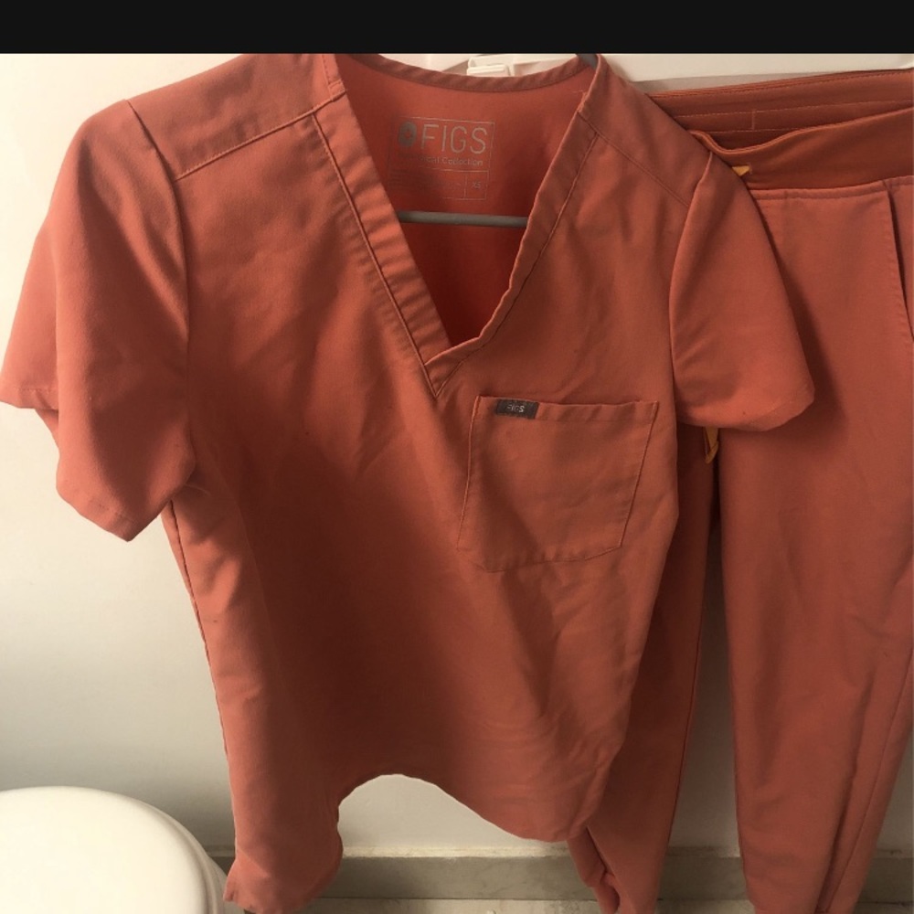 Figs Scrub Coral Color Limited Edition